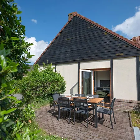 Hotel Restaurant Le Fiacre A Quend Plage Hotel 3*