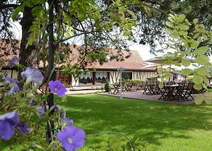 Hotel Restaurant Le Fiacre A Quend Plage Hotel 3*